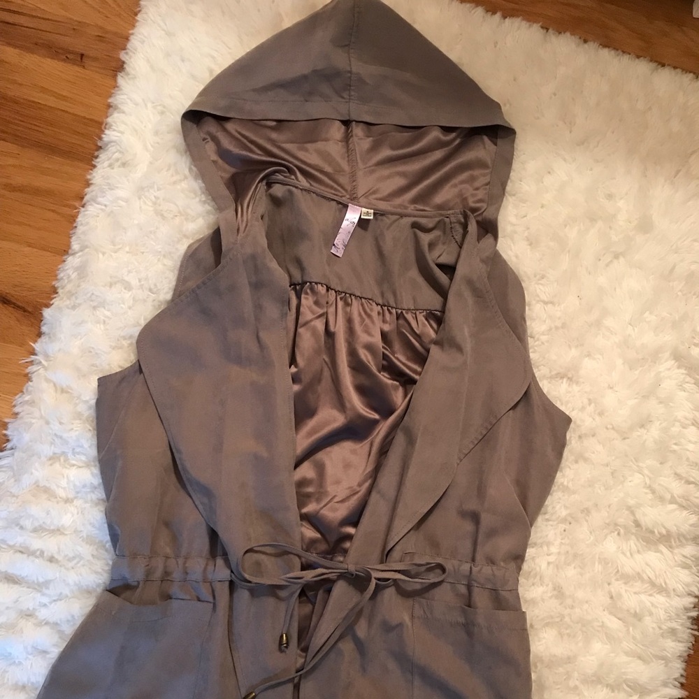 Alya Vest